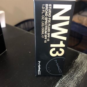 MAC STUDIO FIX New in Box Foundation